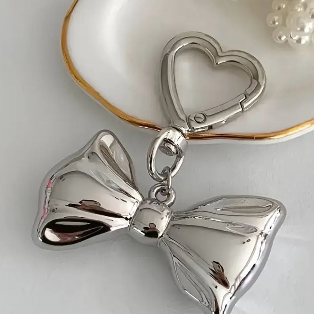 Stylish Oversized Silver Bow Keychain